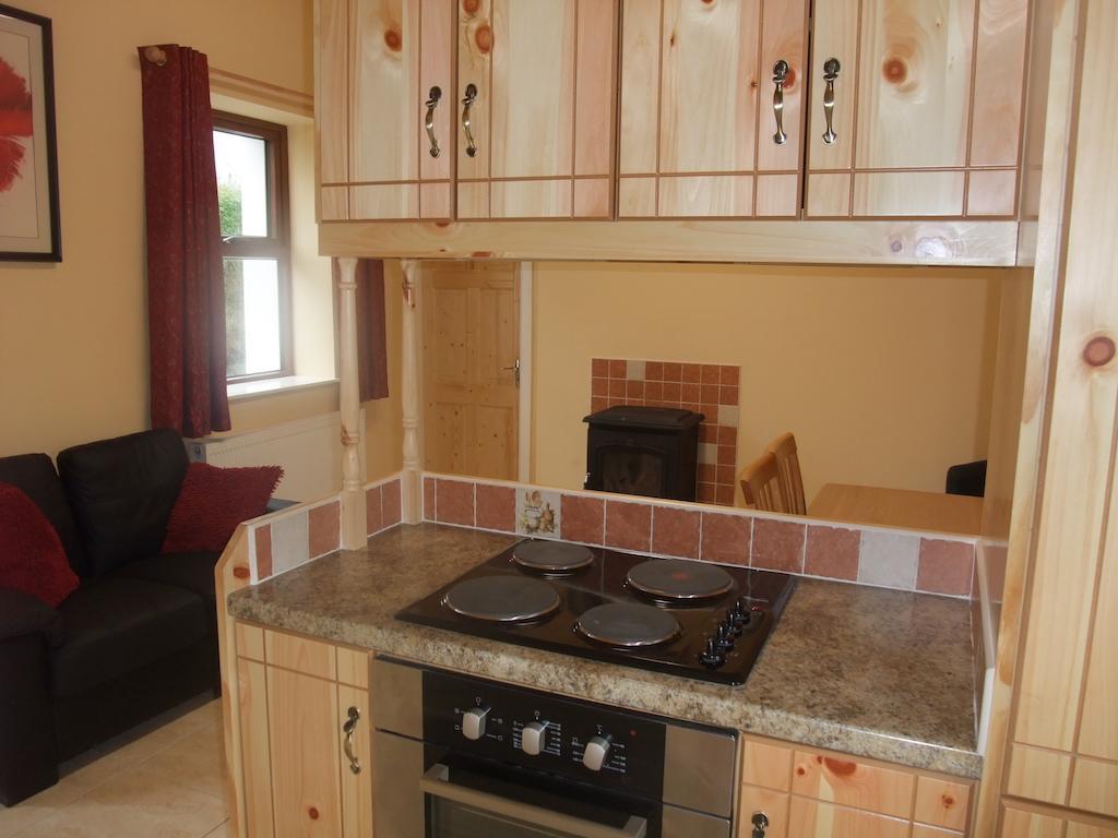 Katie'S Cottage Achill Sound Rom bilde