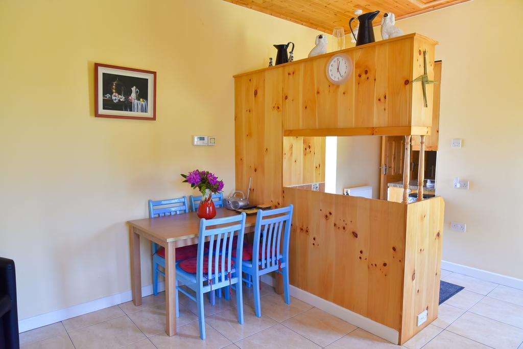 Katie'S Cottage Achill Sound Eksteriør bilde